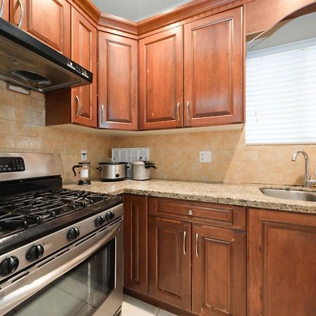 Cambie & 61St Ave Homestay فانكوفر المظهر الخارجي الصورة