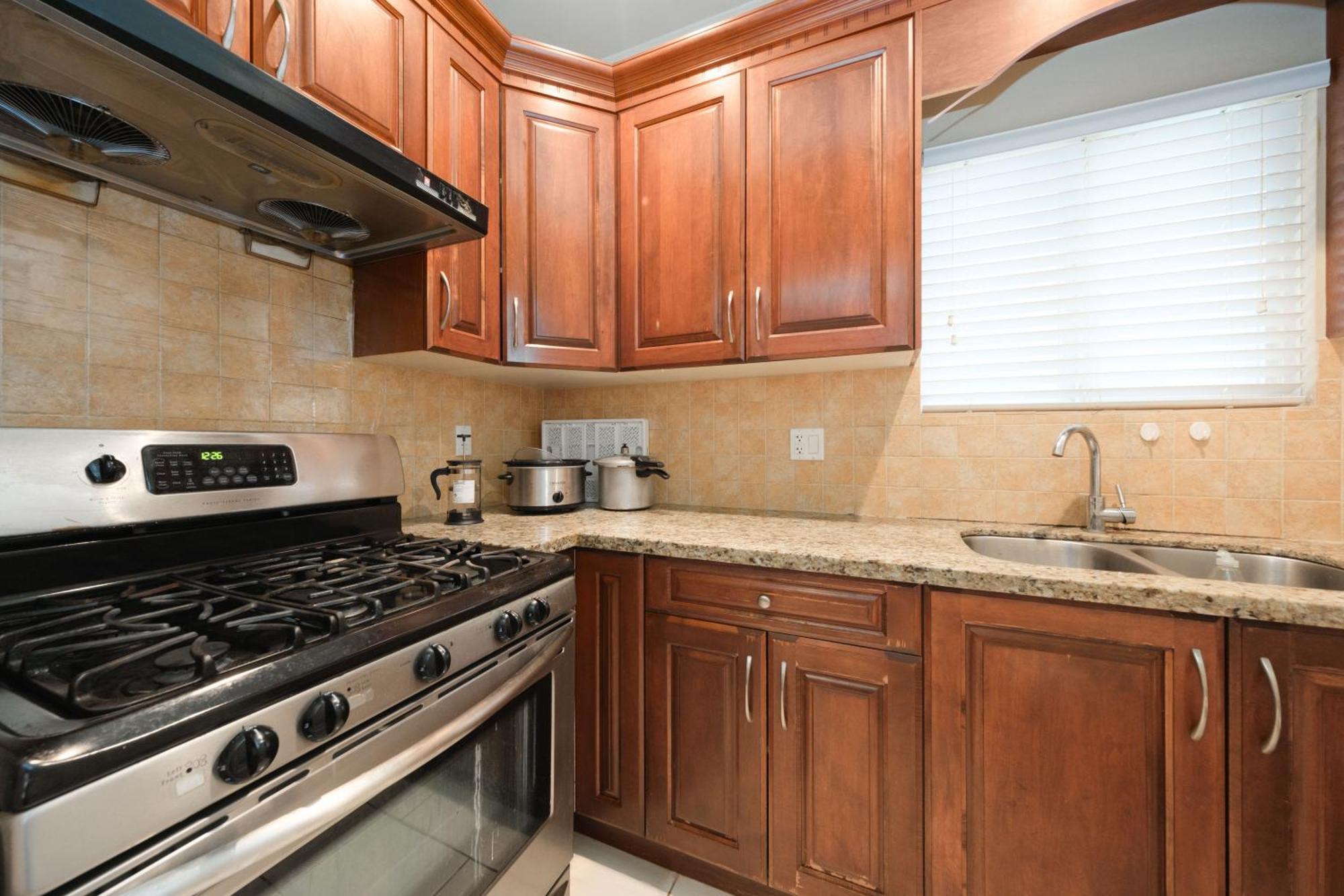 Cambie & 61St Ave Homestay فانكوفر المظهر الخارجي الصورة